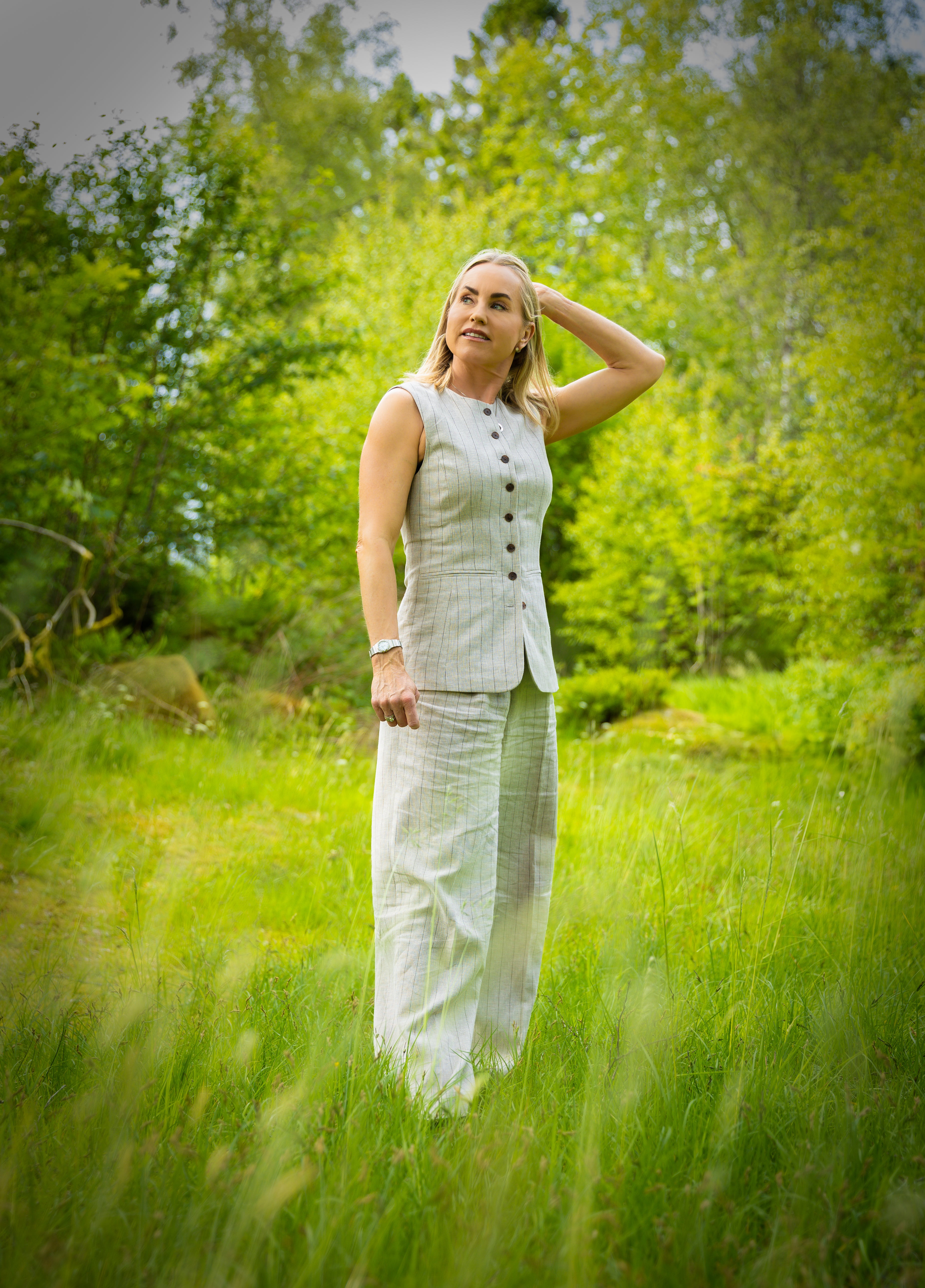 Vilka Fitted Vest - Beige/ Oatmeal